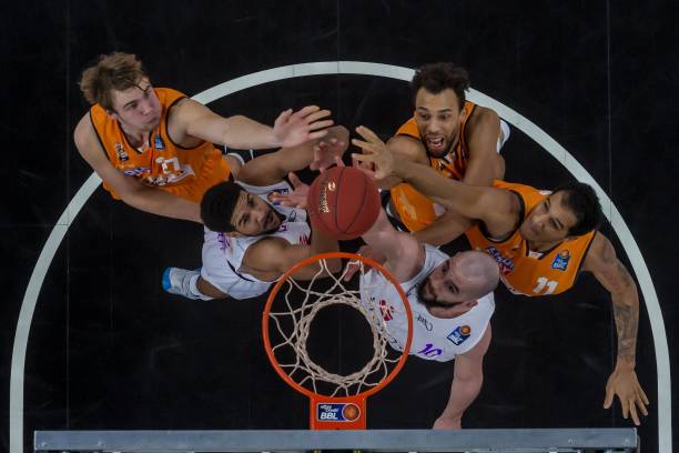 王霜、张琳艳回归中国女足，让米利西奇有了底气